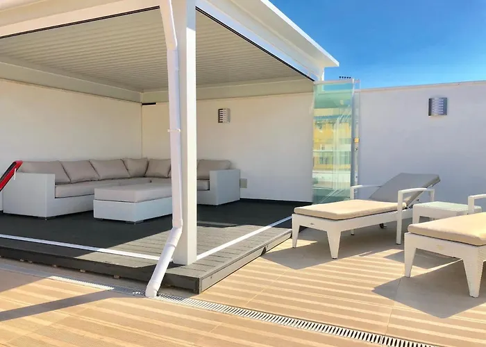 Beautiful Penthouse Perfect Location